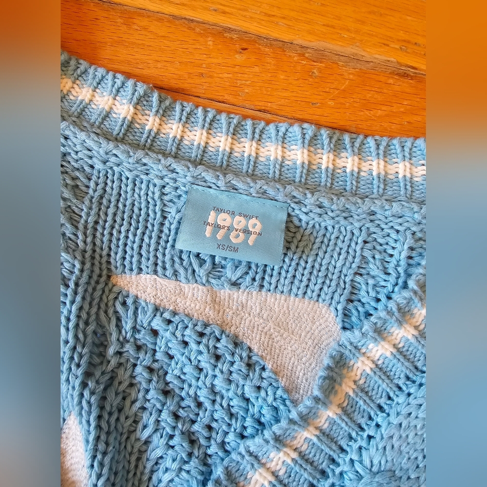1989 taylors version Taylor Swift Cardigan - Picture 3 of 5